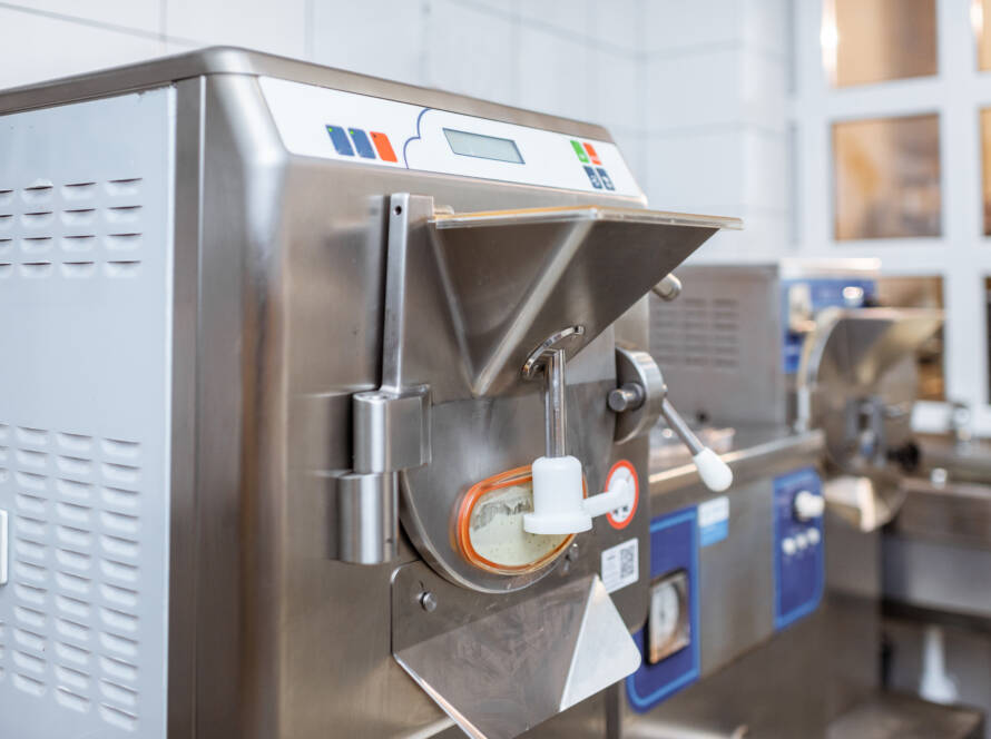 Ice cream machine and pasteurizer